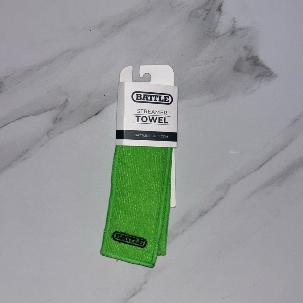 BATTLE sports streamer towel green